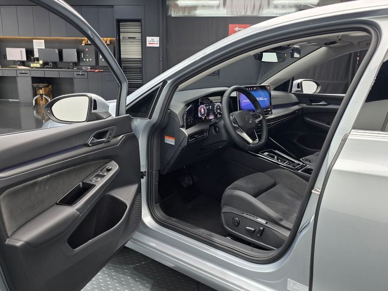 2026 Volkswagen Golf 2.0 TDI Prestige photo 10