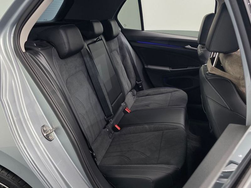 2026 Volkswagen Golf 2.0 TDI Prestige photo 11