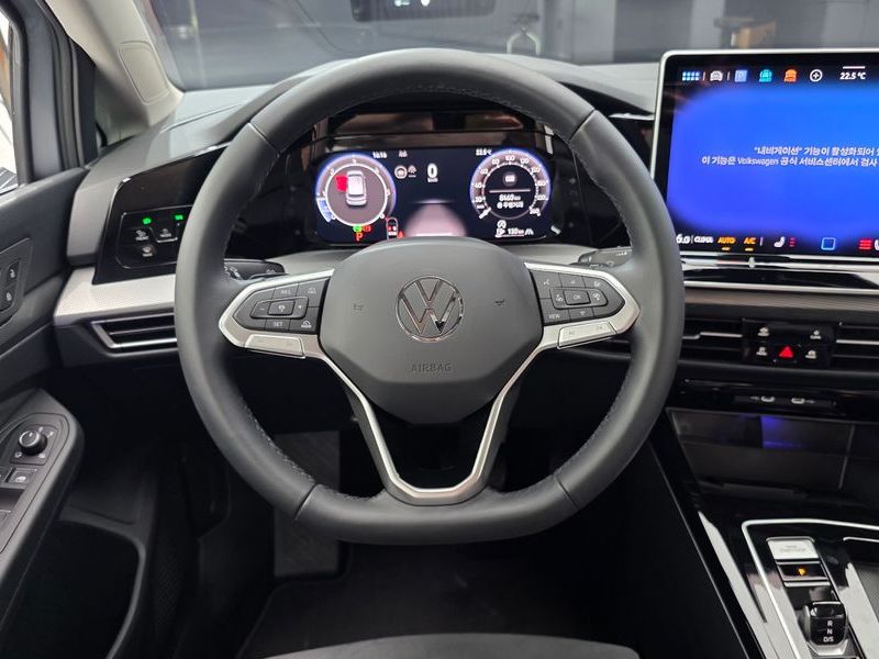 2026 Volkswagen Golf 2.0 TDI Prestige photo 13