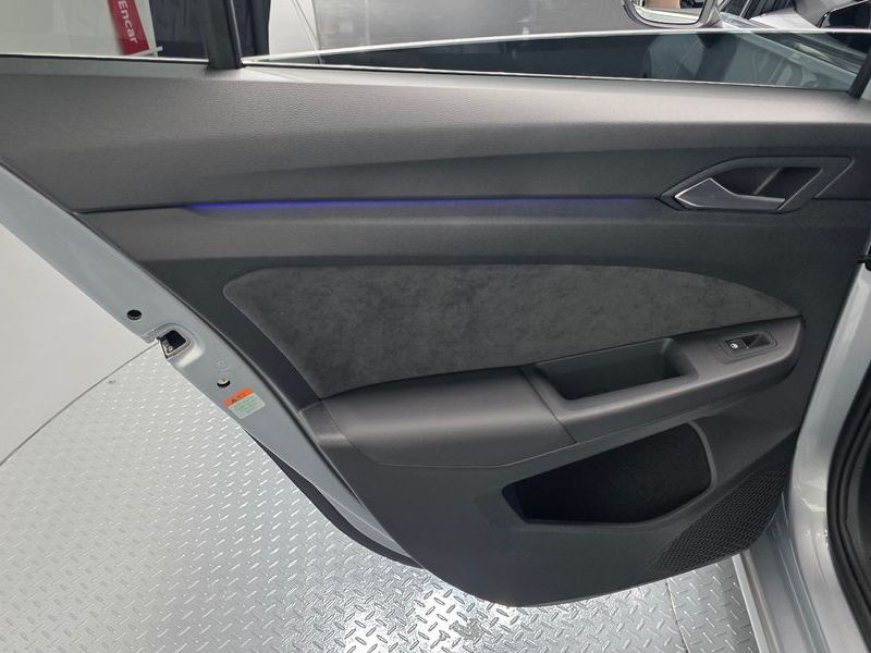 2026 Volkswagen Golf 2.0 TDI Prestige photo 25