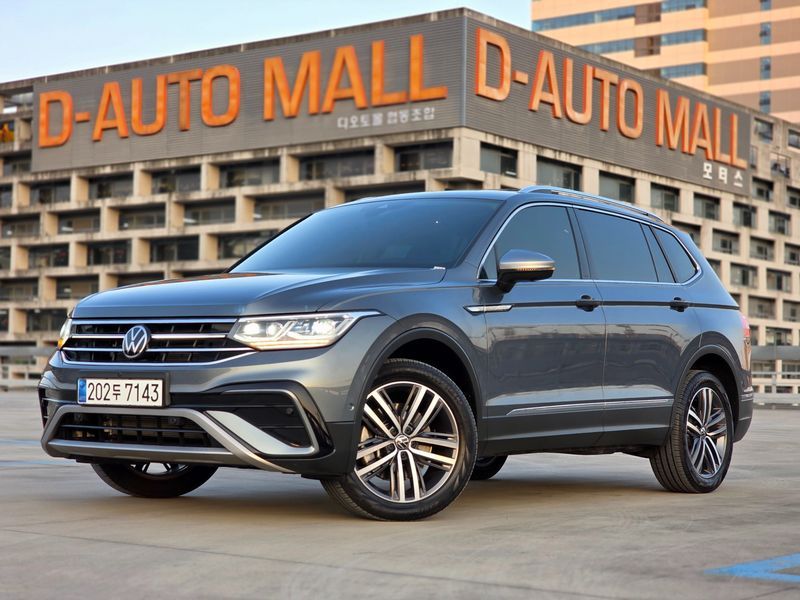 2023 Volkswagen Tiguan 2.0 TSI Prestige photo 1