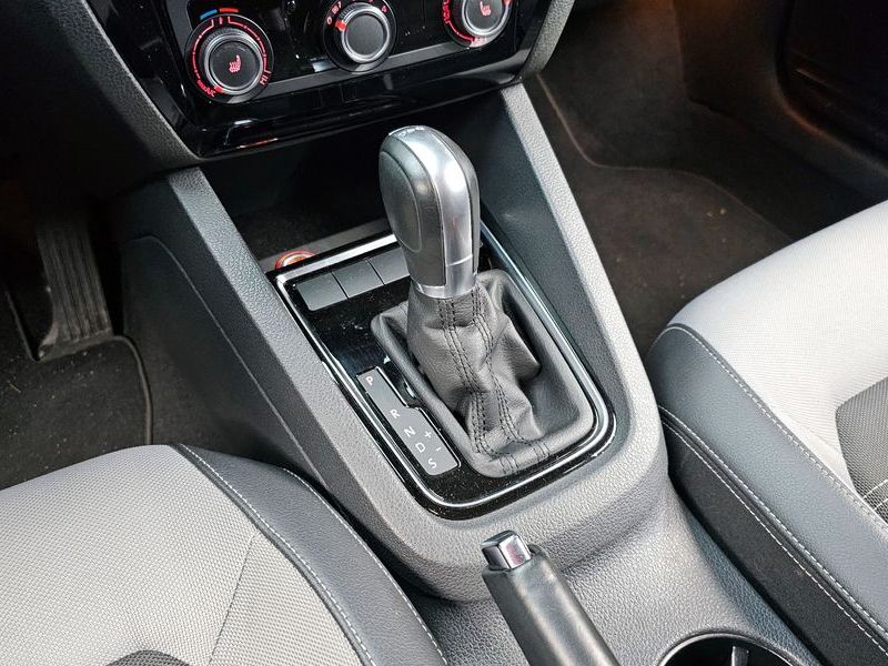 2015 Volkswagen Jetta 2.0 TDI BlueMotion 6th photo 9