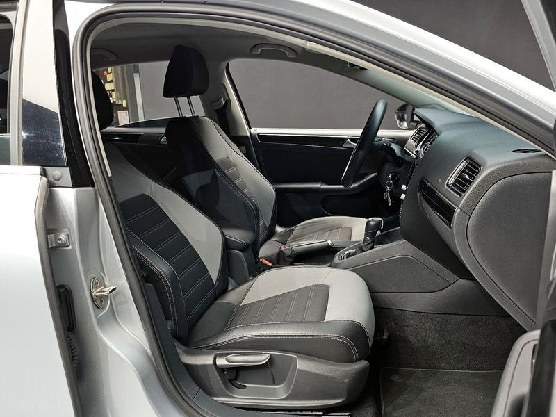 2015 Volkswagen Jetta 2.0 TDI BlueMotion 6th photo 10