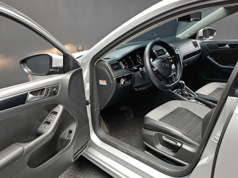 2015 Volkswagen Jetta 2.0 TDI BlueMotion 6th photo 11