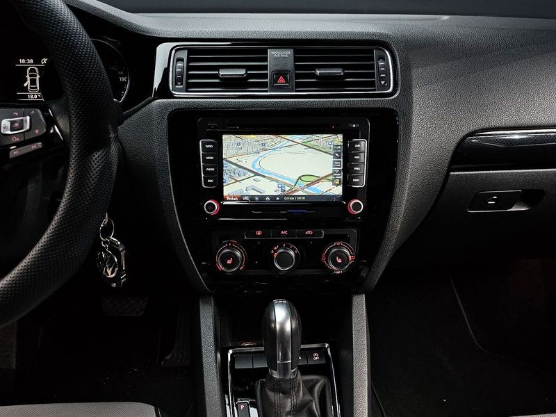 2015 Volkswagen Jetta 2.0 TDI BlueMotion 6th photo 14