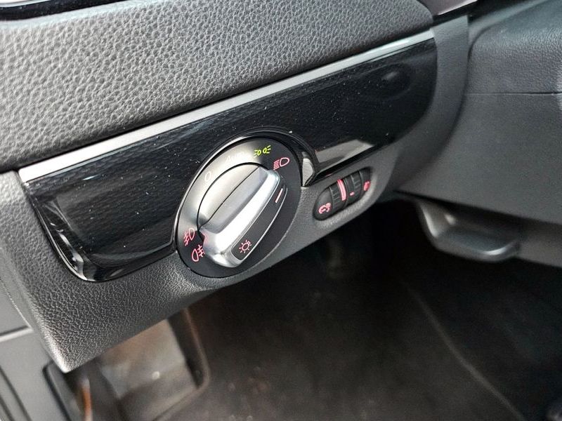 2015 Volkswagen Jetta 2.0 TDI BlueMotion 6th photo 19