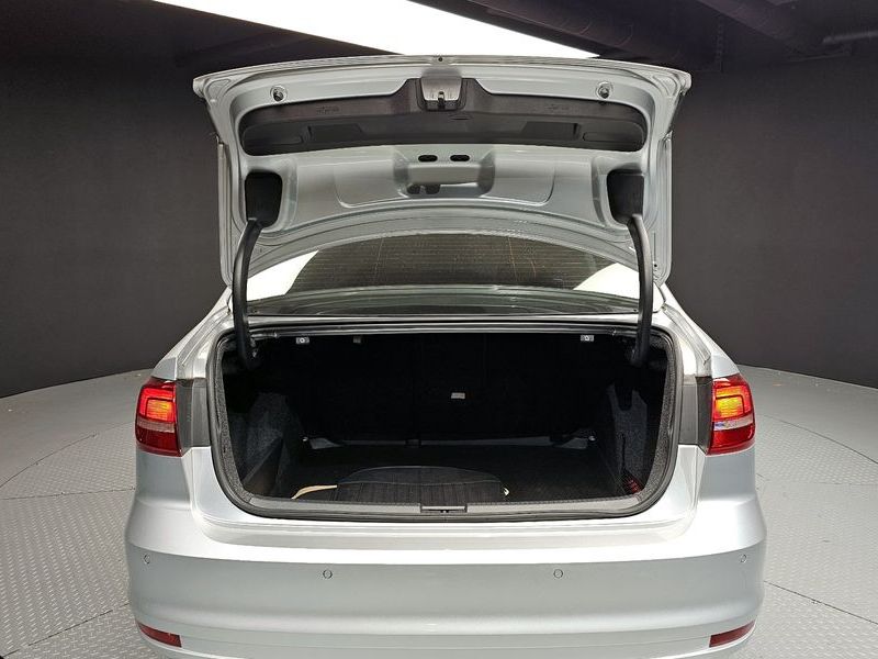 2015 Volkswagen Jetta 2.0 TDI BlueMotion 6th photo 20