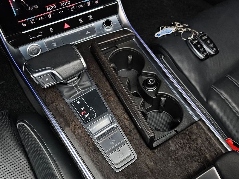 2020 Audi A7 55 TFSI Quattro Premium photo 9