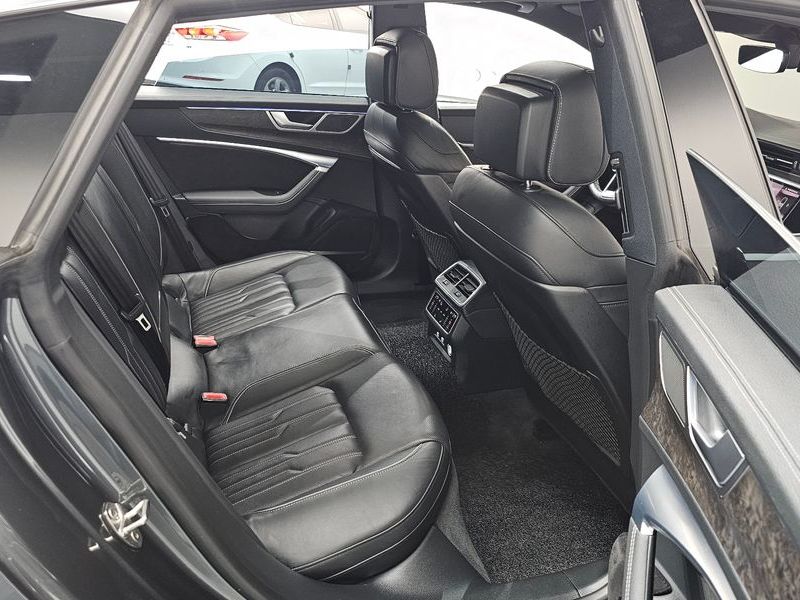 2020 Audi A7 55 TFSI Quattro Premium photo 12