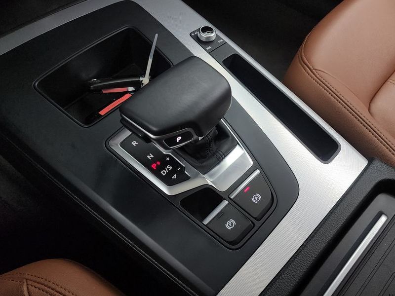 2021 Audi Q5 45 TFSI Quattro photo 9