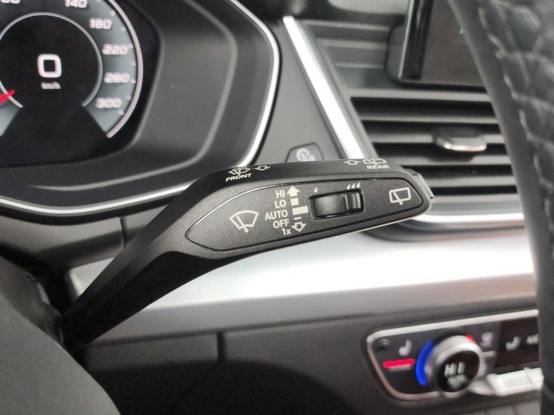 2021 Audi Q5 45 TFSI Quattro photo 18