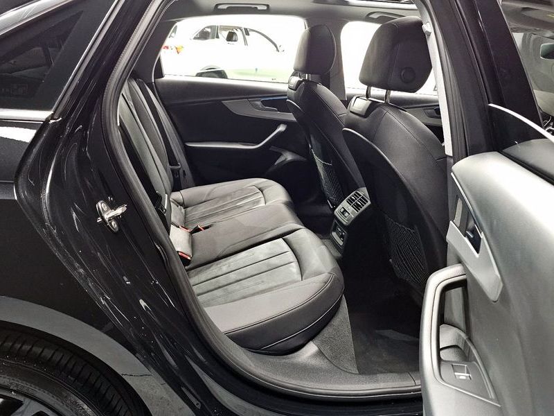 2023 Audi A4 40 TFSI photo 12