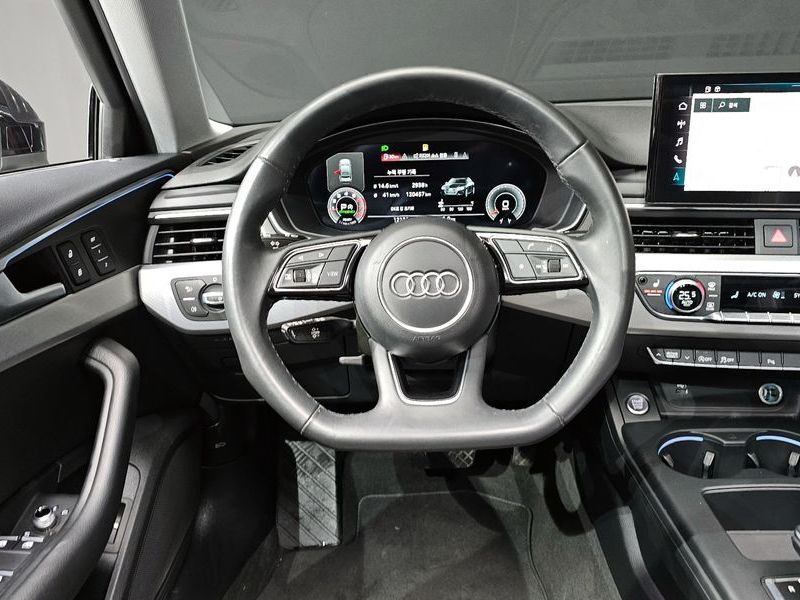 2023 Audi A4 40 TFSI photo 13