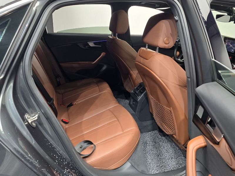 2021 Audi A4 40 TFSI Premium photo 12