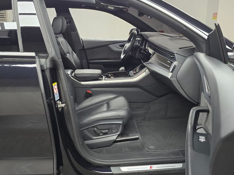 2020 Audi Q8 45 TDI Quattro Premium photo 11