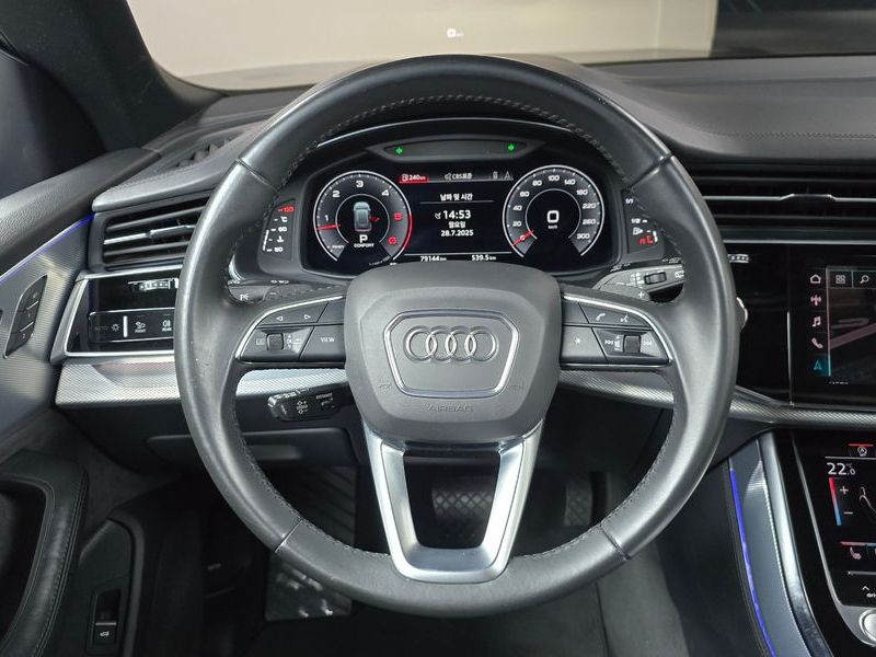 2020 Audi Q8 45 TDI Quattro Premium photo 13