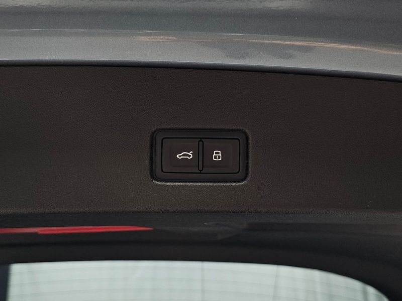 2022 Audi e-tron 40 Premium photo 16