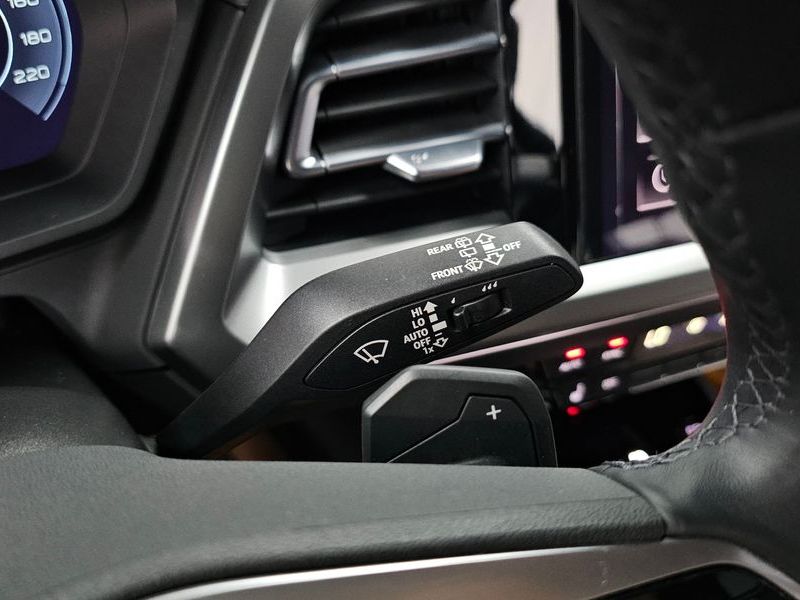 2022 Audi e-tron 40 Premium photo 20