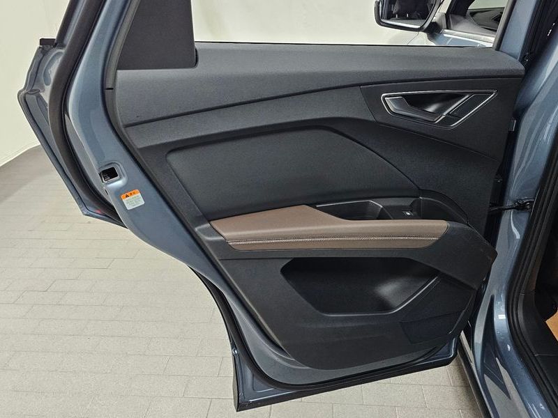 2022 Audi e-tron 40 Premium photo 25
