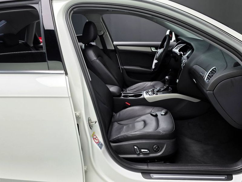 2013 Audi A4 2.0 TDI Quattro Dynamic B8 photo 11