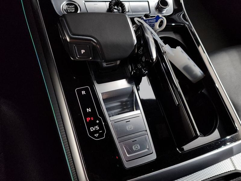 2021 Audi Q8 45 TDI Quattro Premium photo 9