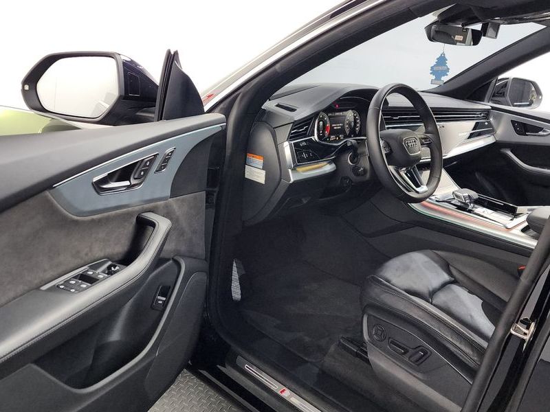 2021 Audi Q8 45 TDI Quattro Premium photo 10