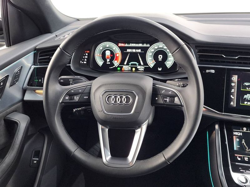2021 Audi Q8 45 TDI Quattro Premium photo 13