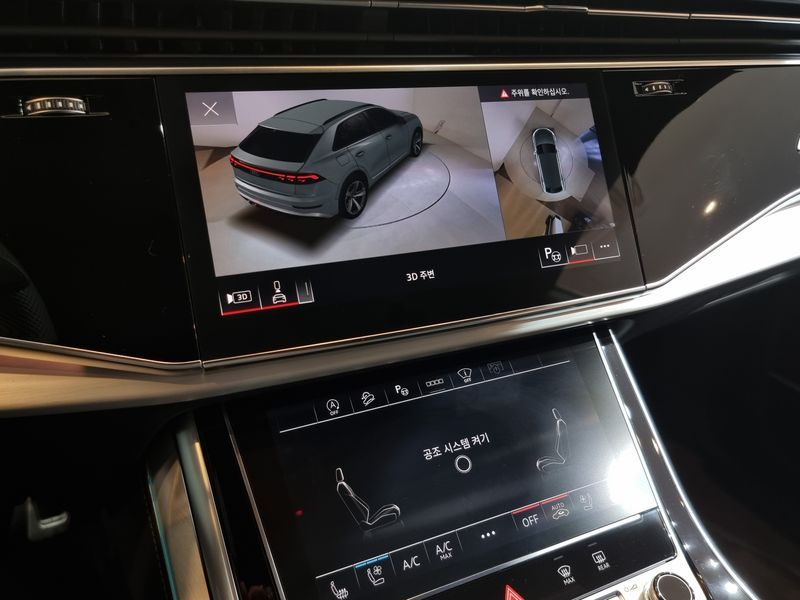 2025 Audi Q8 55 TFSI Quattro Premium photo 16