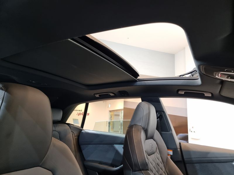 2025 Audi Q8 55 TFSI Quattro Premium photo 20