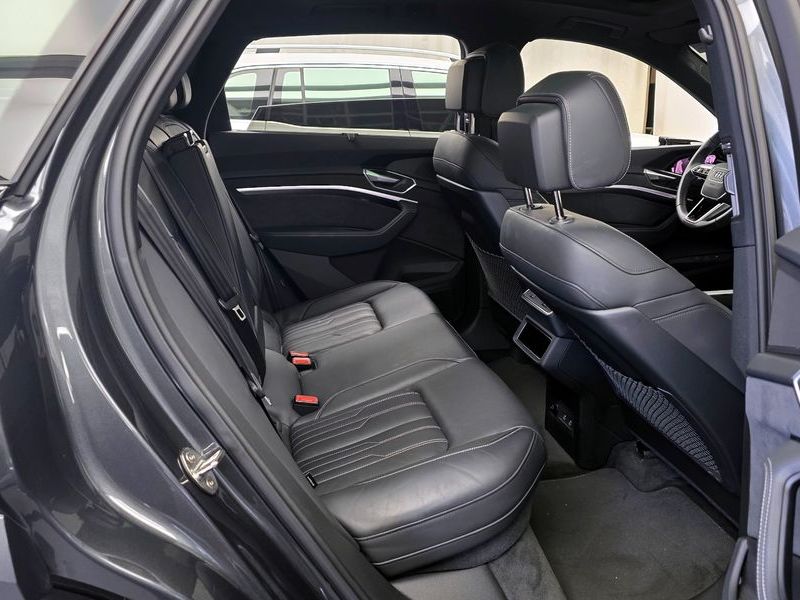 2023 Audi e-tron S photo 12