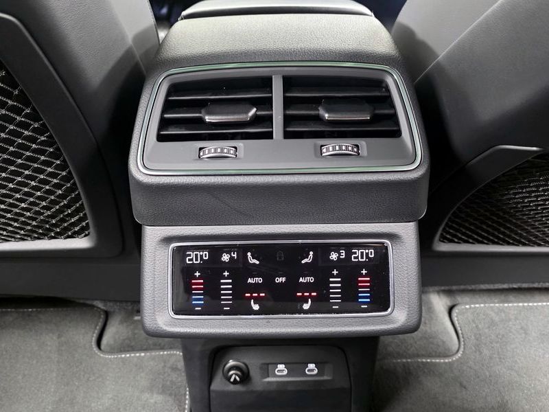 2023 Audi e-tron S photo 18