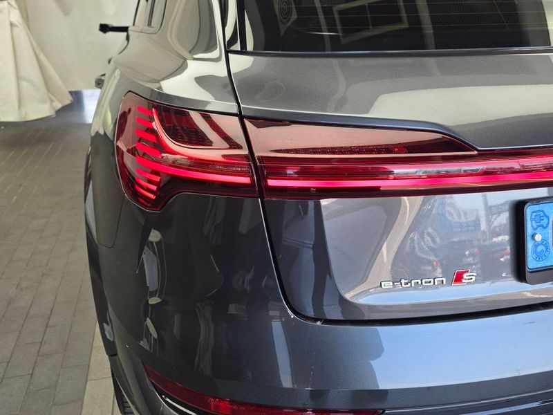 2023 Audi e-tron S photo 23