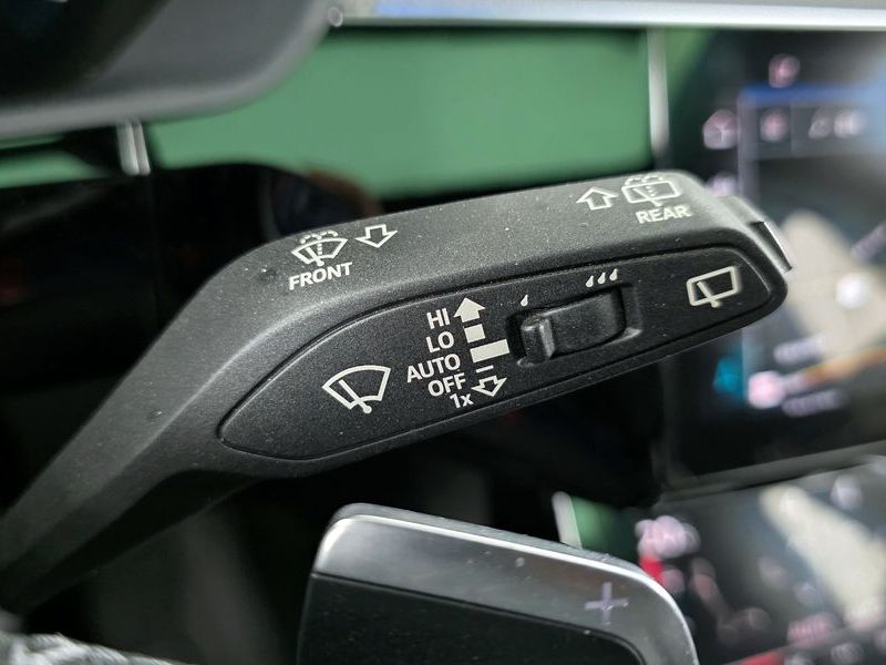 2023 Audi e-tron S photo 27