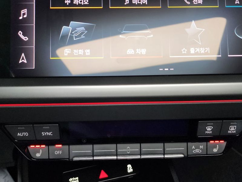 2023 Audi e-tron 40 photo 13