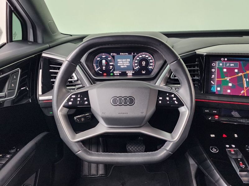 2023 Audi e-tron 40 photo 15