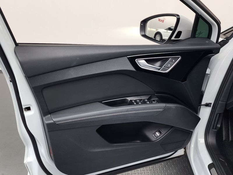2023 Audi e-tron 40 photo 24