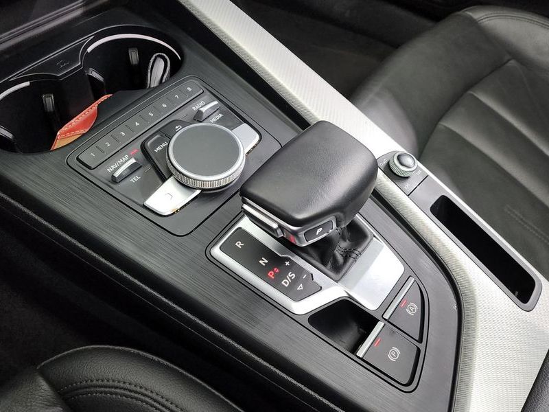 2019 Audi A4 40 TFSI photo 9