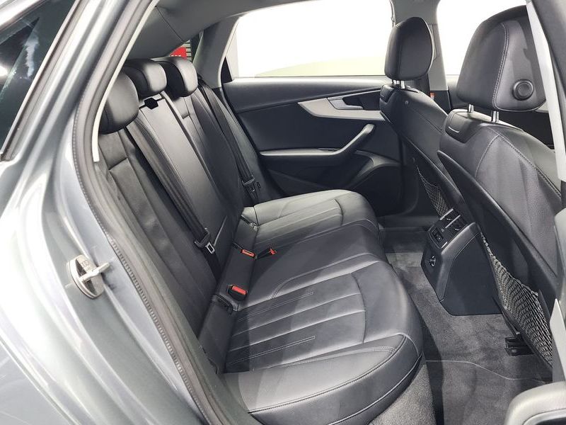 2019 Audi A4 40 TFSI photo 12
