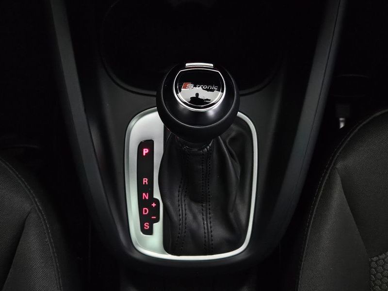 2013 Audi A1 30 TDI Sport photo 9