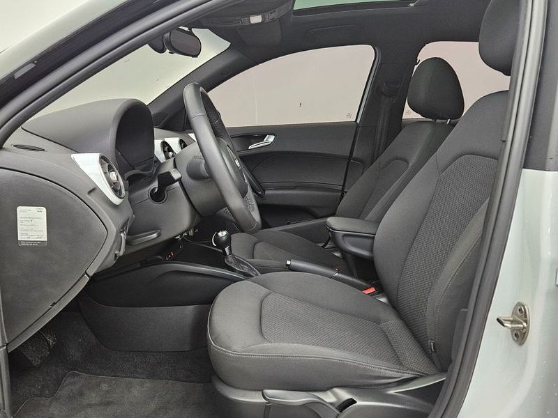 2013 Audi A1 30 TDI Sport photo 10