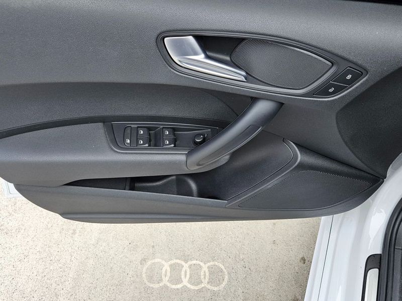 2013 Audi A1 30 TDI Sport photo 16