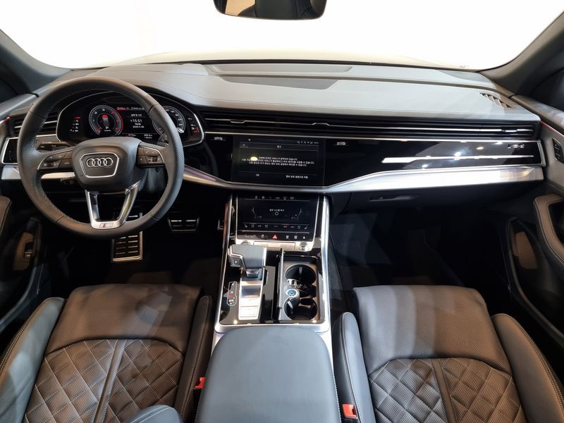 2025 Audi Q8 50 TDI Quattro photo 7