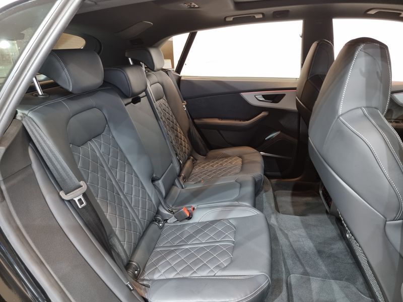 2025 Audi Q8 50 TDI Quattro photo 12