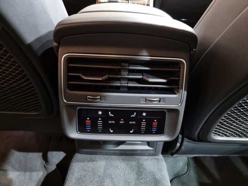 2025 Audi Q8 50 TDI Quattro photo 18