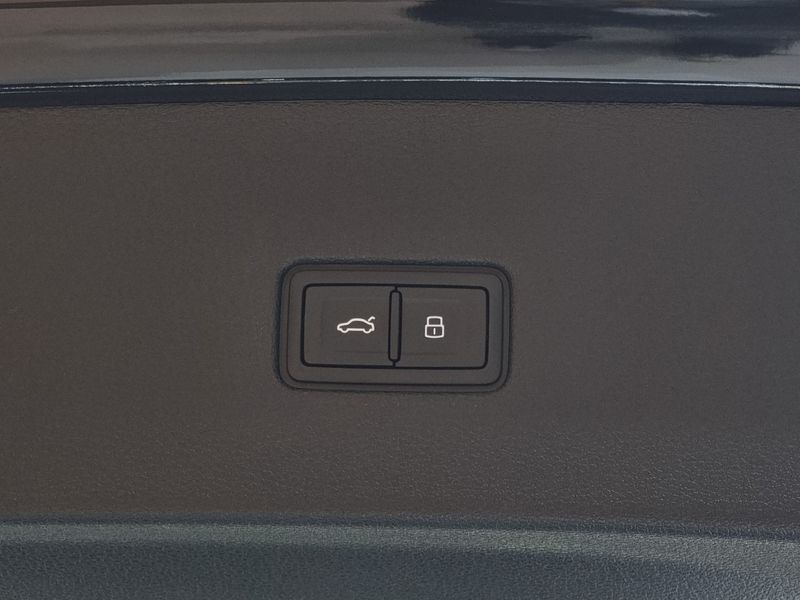 2025 Audi Q8 50 TDI Quattro photo 19