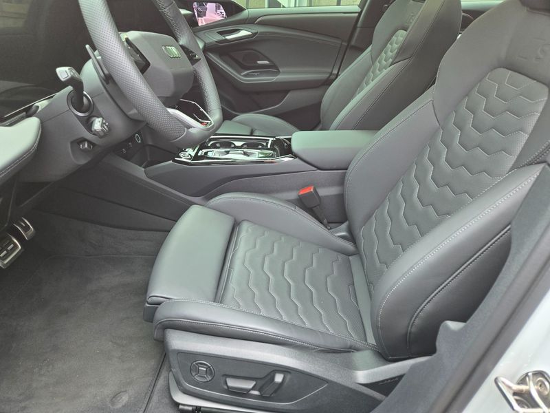 2025 Audi A6 Performance S Line Black Edition photo 7