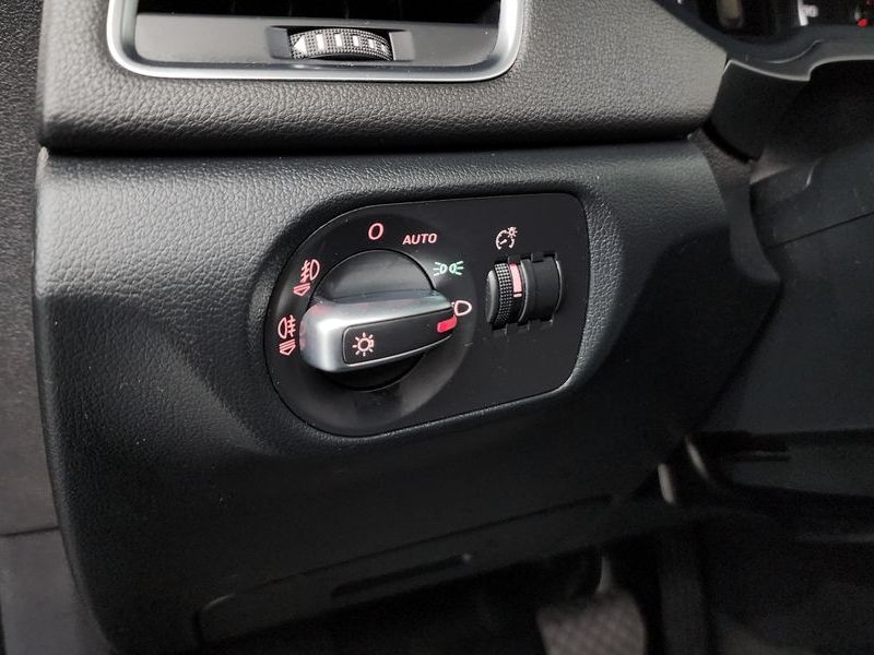 2013 Audi Q3 2.0 TDI Quattro Dynamic 8U photo 14