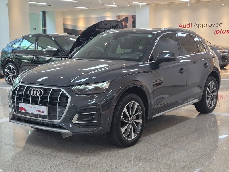2023 Audi Q5 45 TFSI Quattro photo 1