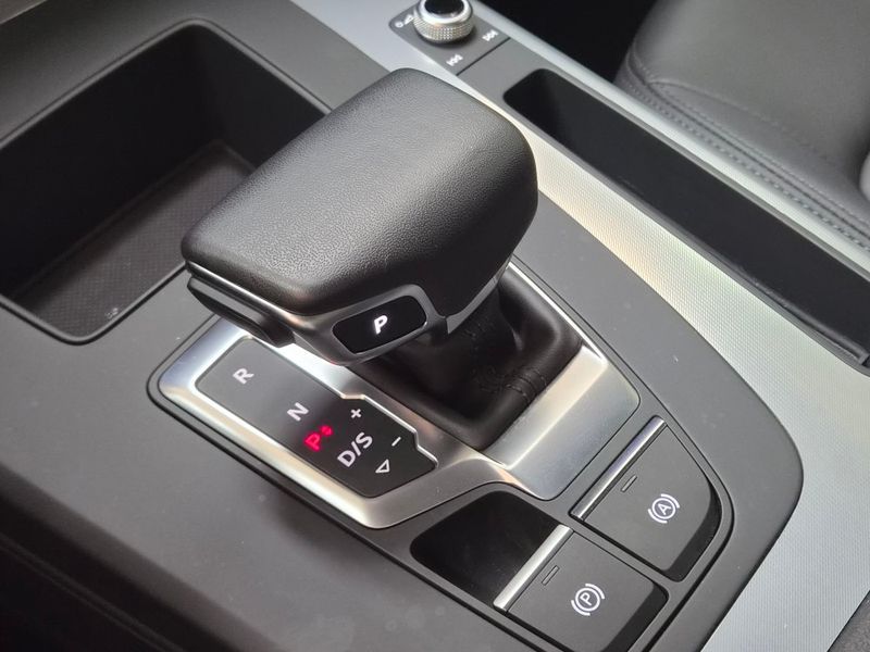 2023 Audi Q5 45 TFSI Quattro photo 9