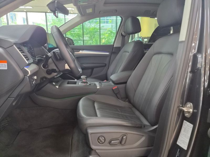 2023 Audi Q5 45 TFSI Quattro photo 10
